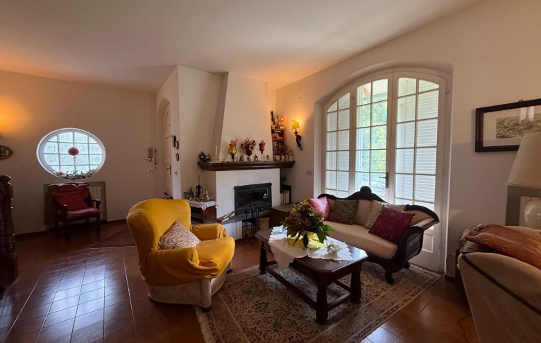 Villa singola in vendita a Massa