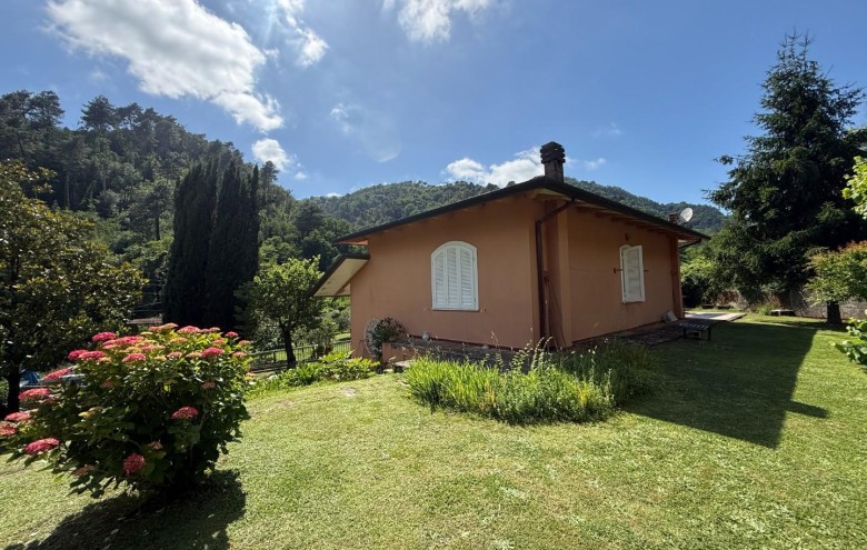 Villa singola in vendita a Massa