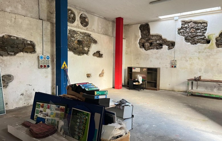 Magazzino in vendita a Massa