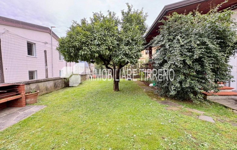 Villa singola in vendita a Massa