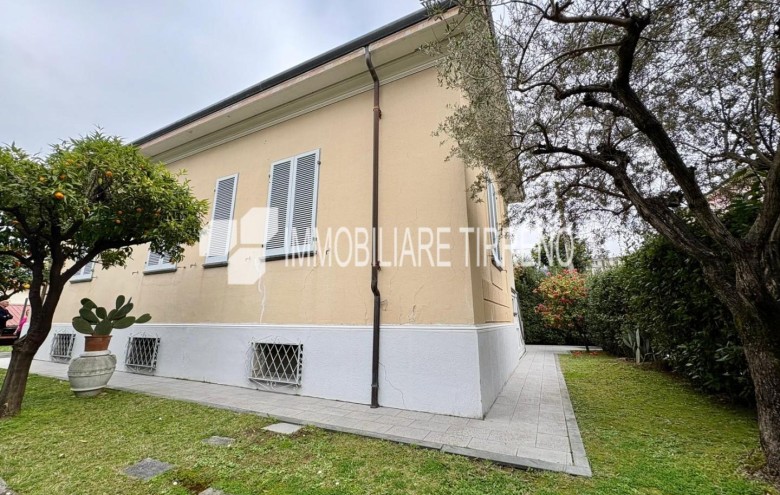 Villa singola in vendita a Massa