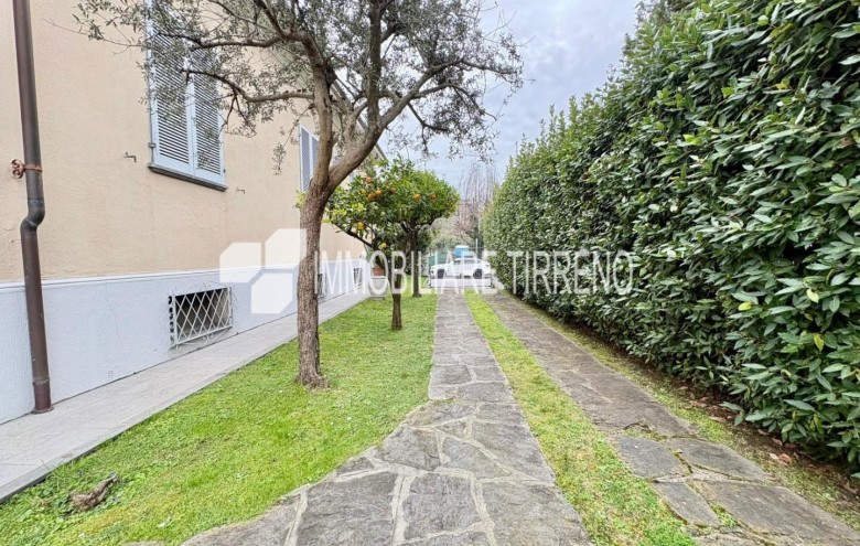 Villa singola in vendita a Massa