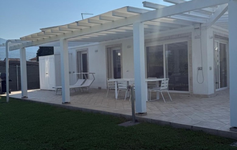 Villa singola in vendita a Massa