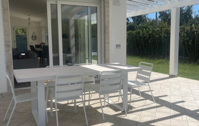 Villa singola in vendita a Massa