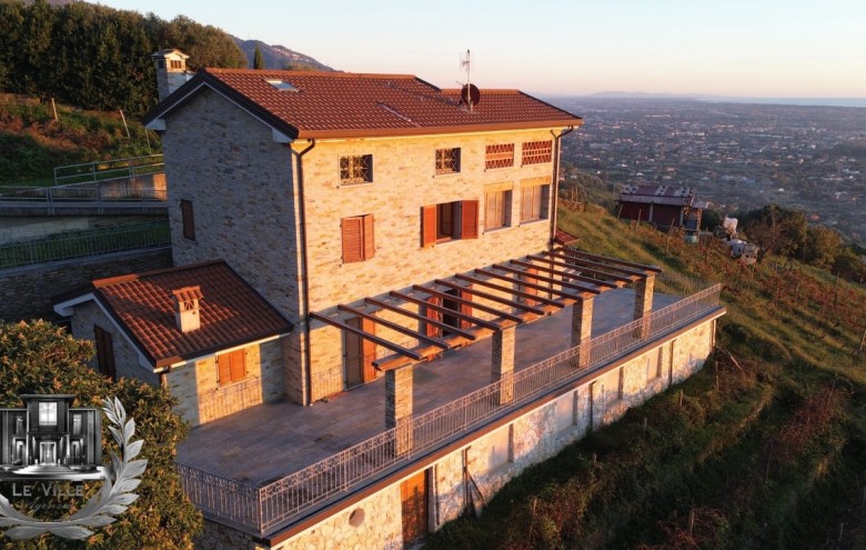Rustico in vendita a Pietrasanta