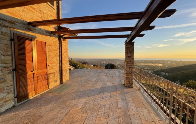 Rustico in vendita a Pietrasanta