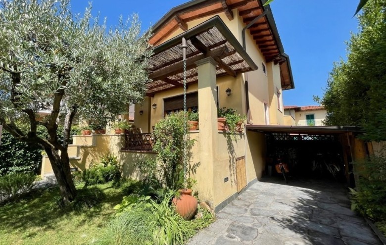 Villa singola in vendita a Pietrasanta