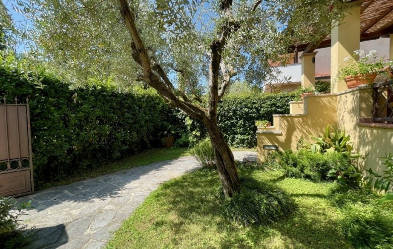 Villa singola in vendita a Pietrasanta