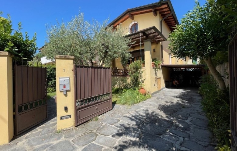 Villa singola in vendita a Pietrasanta