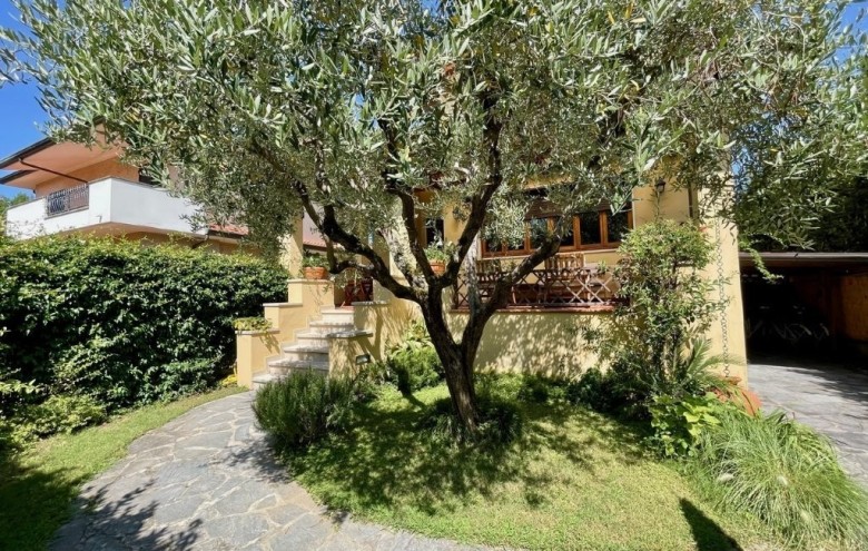 Villa singola in vendita a Pietrasanta