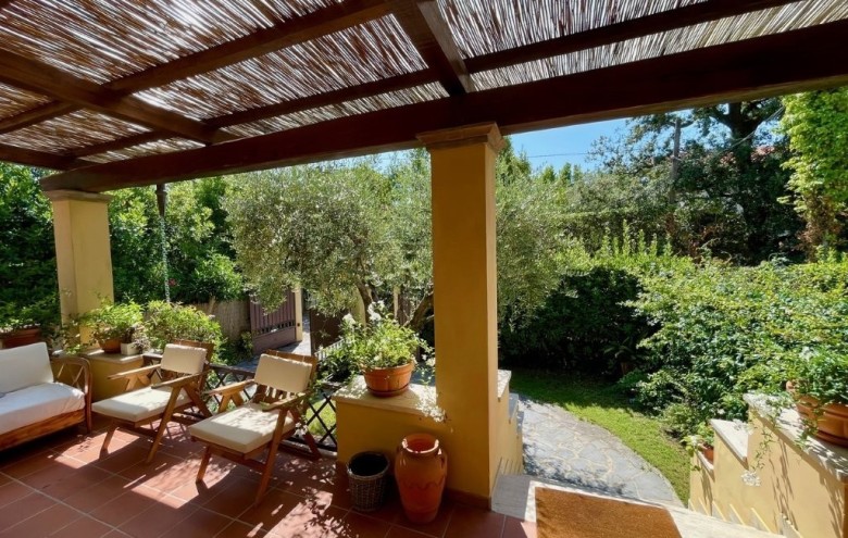 Villa singola in vendita a Pietrasanta