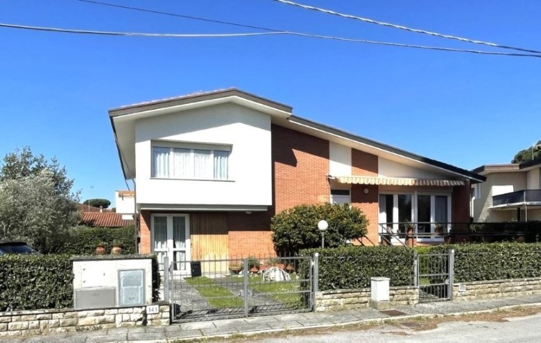Villa singola in vendita a Pietrasanta
