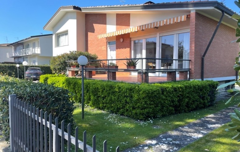 Villa singola in vendita a Pietrasanta
