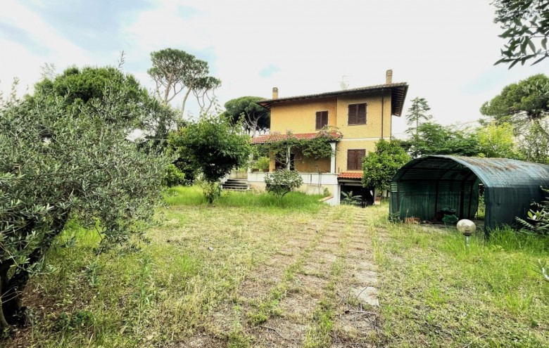 Bifamiliare in vendita a Pietrasanta