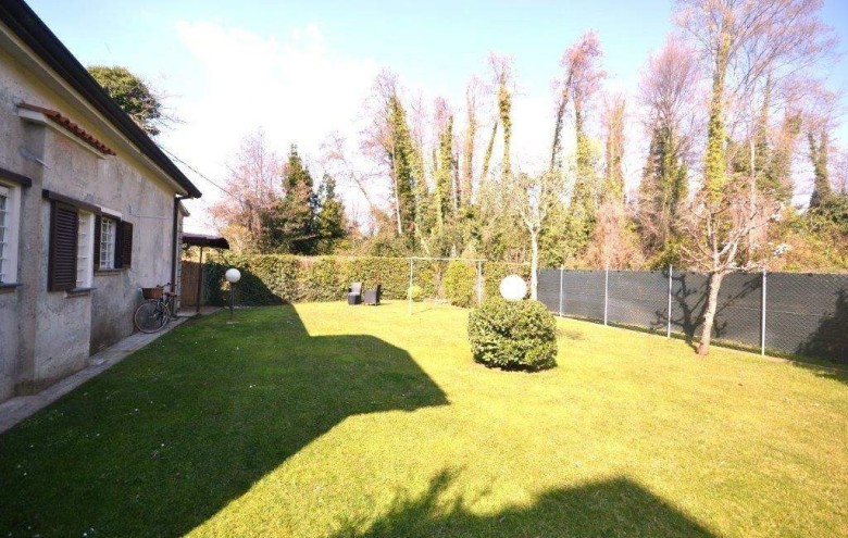 Villa singola in affitto a Pietrasanta
