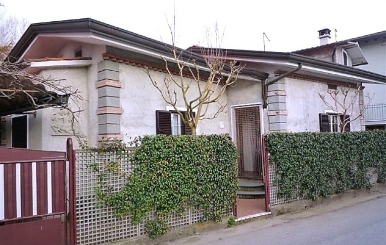 Villa singola in affitto a Pietrasanta