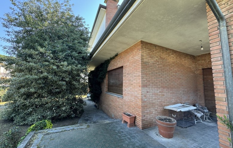 Villa singola in vendita a Viareggio