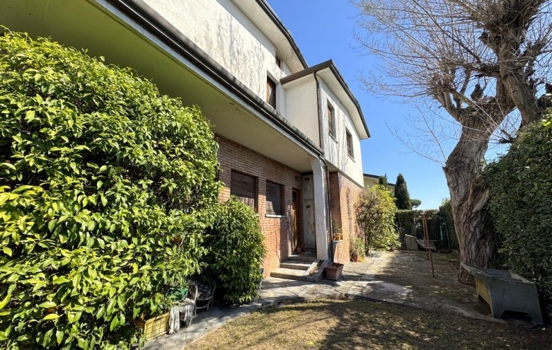 Villa singola in vendita a Viareggio