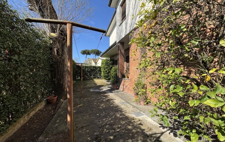 Villa singola in vendita a Viareggio