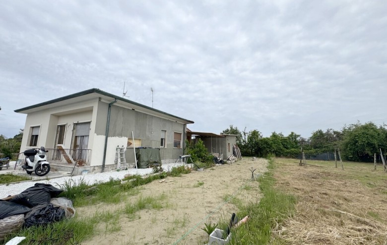 Villa singola in vendita a Viareggio
