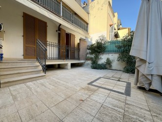 Appartamento in vendita a Viareggio
