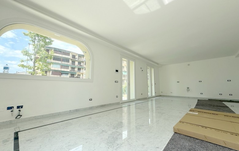 Appartamento in vendita a Viareggio