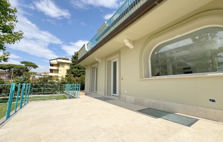 Appartamento in vendita a Viareggio