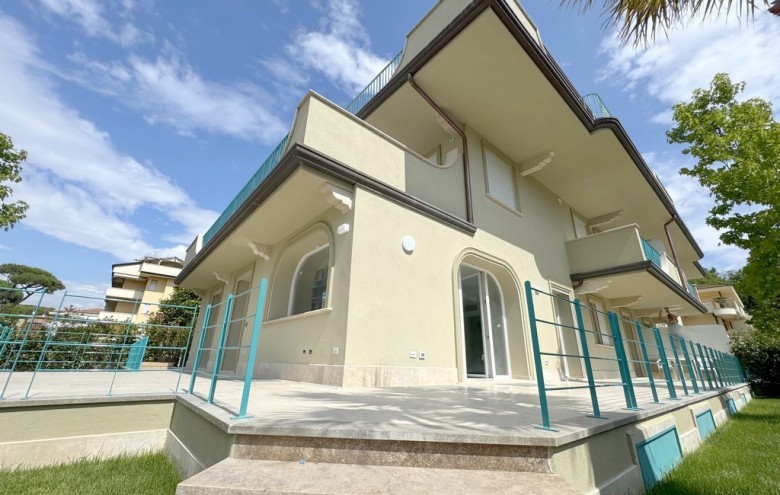 Appartamento in vendita a Viareggio