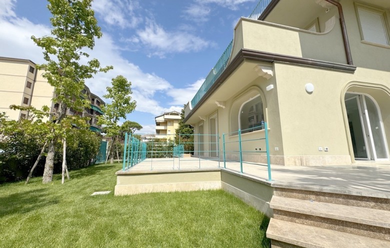 Appartamento in vendita a Viareggio