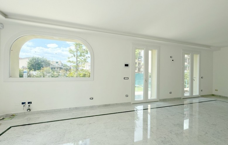 Appartamento in vendita a Viareggio