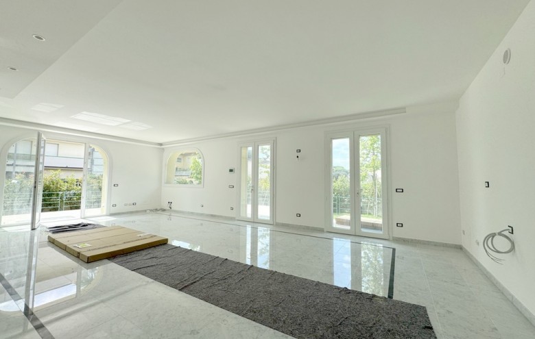 Appartamento in vendita a Viareggio