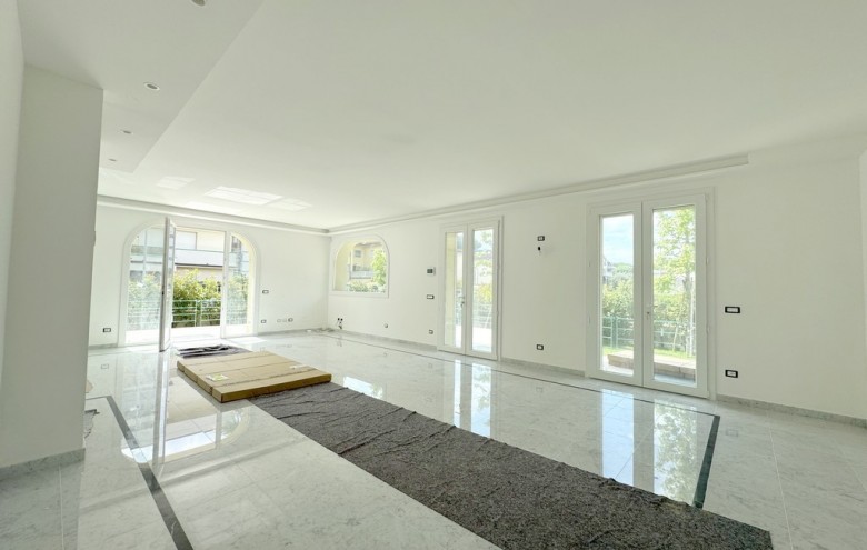 Appartamento in vendita a Viareggio