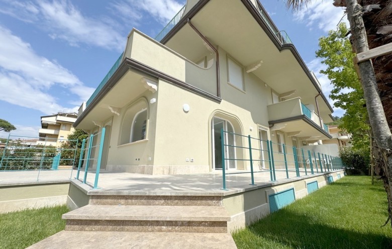 Appartamento in vendita a Viareggio