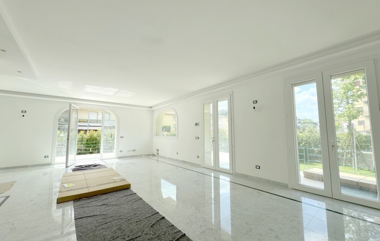 Appartamento in vendita a Viareggio