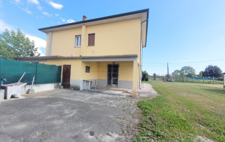 Bifamiliare in vendita a Viareggio