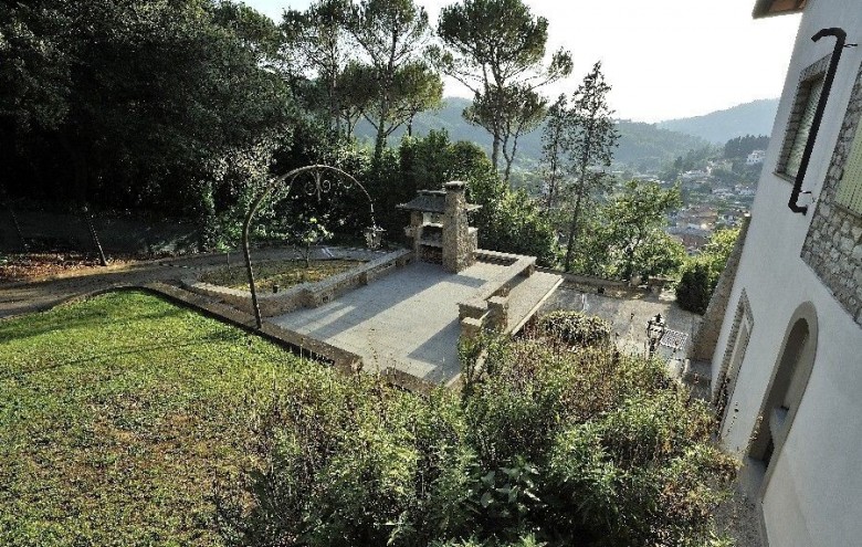 Villa singola in vendita a Camaiore