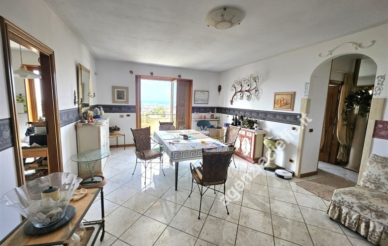 Appartamento in vendita a Massa