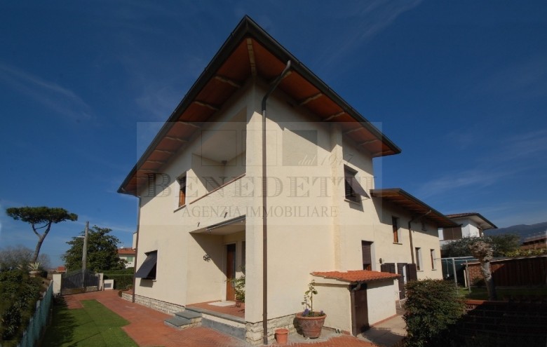 Villetta a schiera in vendita a Pietrasanta