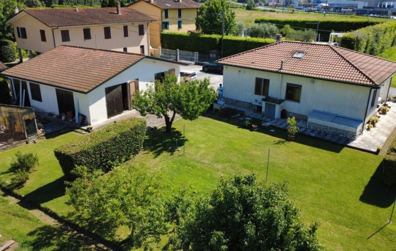 Villa singola in vendita a Pietrasanta