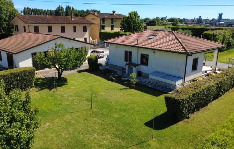 Villa singola in vendita a Pietrasanta