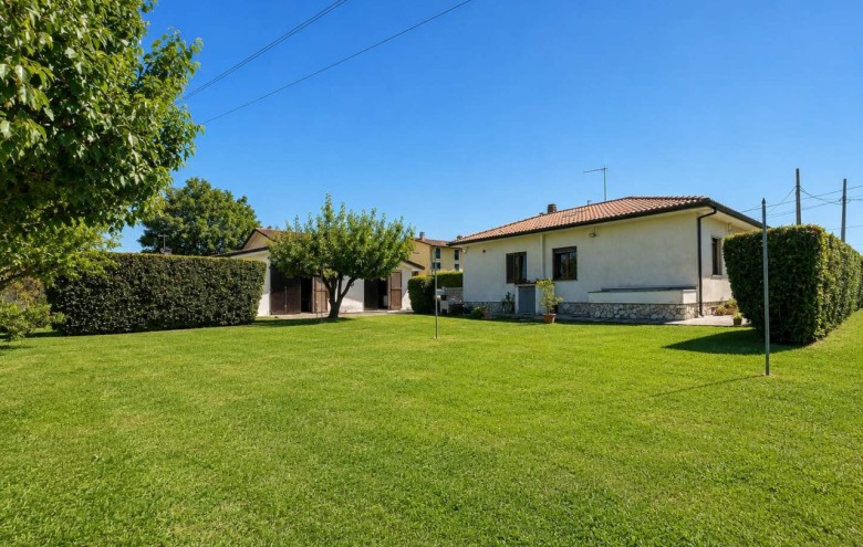 Villa singola in vendita a Pietrasanta