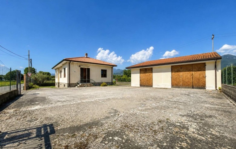 Villa singola in vendita a Pietrasanta