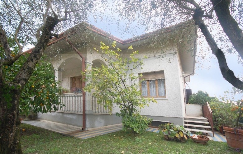 Villetta a schiera in vendita a Pietrasanta