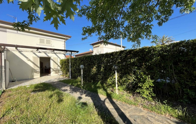 Bifamiliare in vendita a Pietrasanta