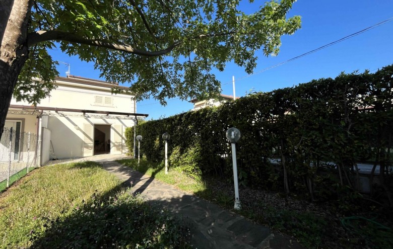 Bifamiliare in vendita a Pietrasanta