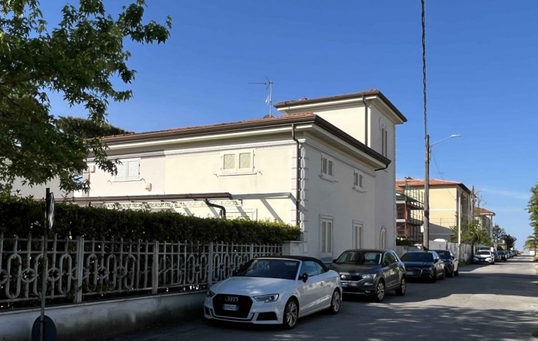 Bifamiliare in vendita a Pietrasanta