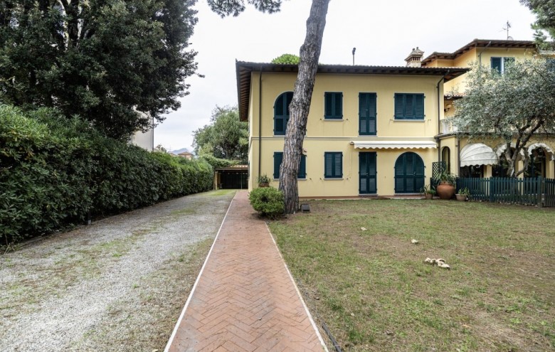 Villa singola in vendita a Pietrasanta