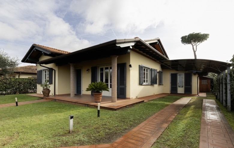 Villa singola in affitto a Pietrasanta