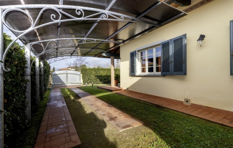 Villa singola in affitto a Pietrasanta