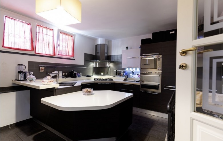 Villa singola in vendita a Montignoso